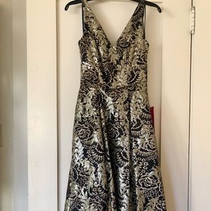 NWT Calvin Klein V-neck hi lo lace black gold metallic sequin dress size 2